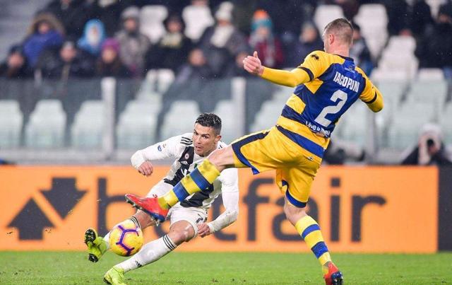  斯图加特后卫染红毁好局  