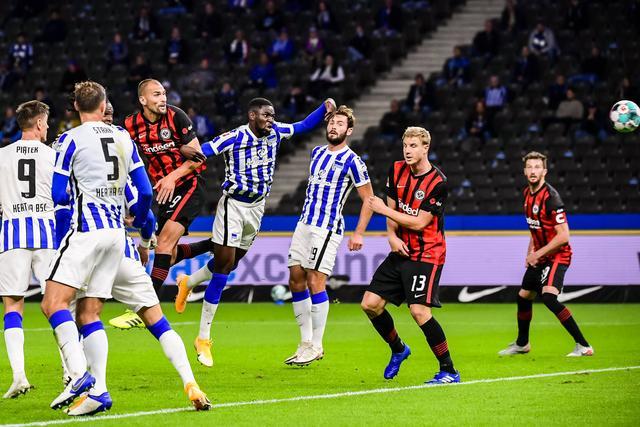  柏林赫塔同城德比激战点燃德甲激情  